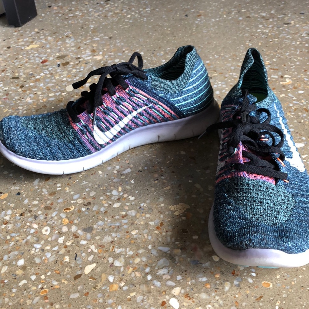 Nike free fly knit size 9
